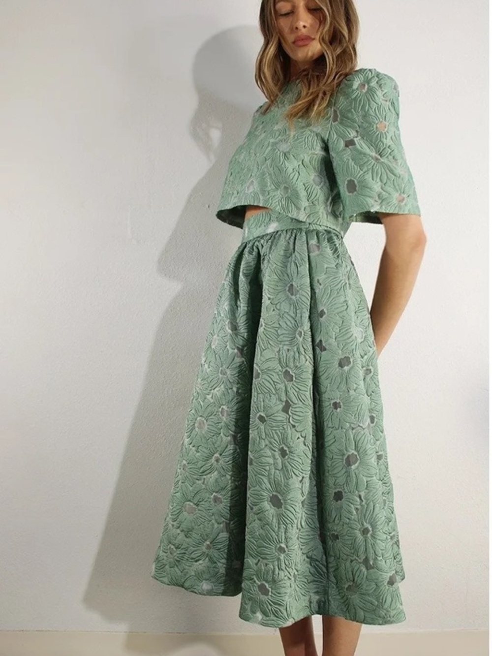 NWT Floral Embossed Crop Top & Skirt Set! Size M Gorgeous! - Picture 5 of 6
